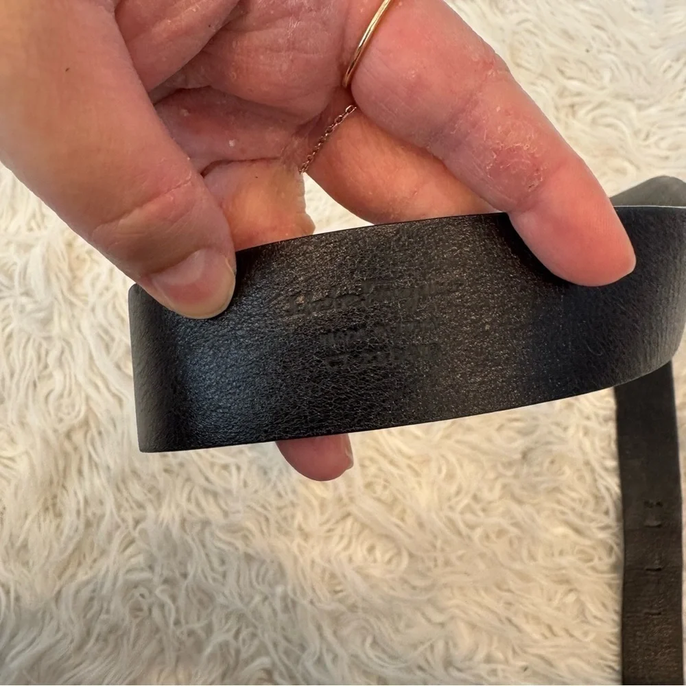 Ferragamo Gancini Belt Made in Italy Leather Distressed Buckle Belt